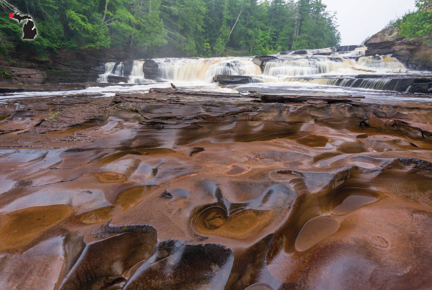 MANIDO FALLS - WET ROCKS - Michigan Postcard