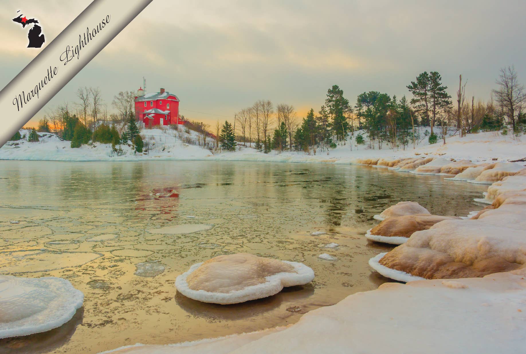 MARQUETTE LIGHTHOUSE - WITH ICE PANCAKES - Michigan Postcard