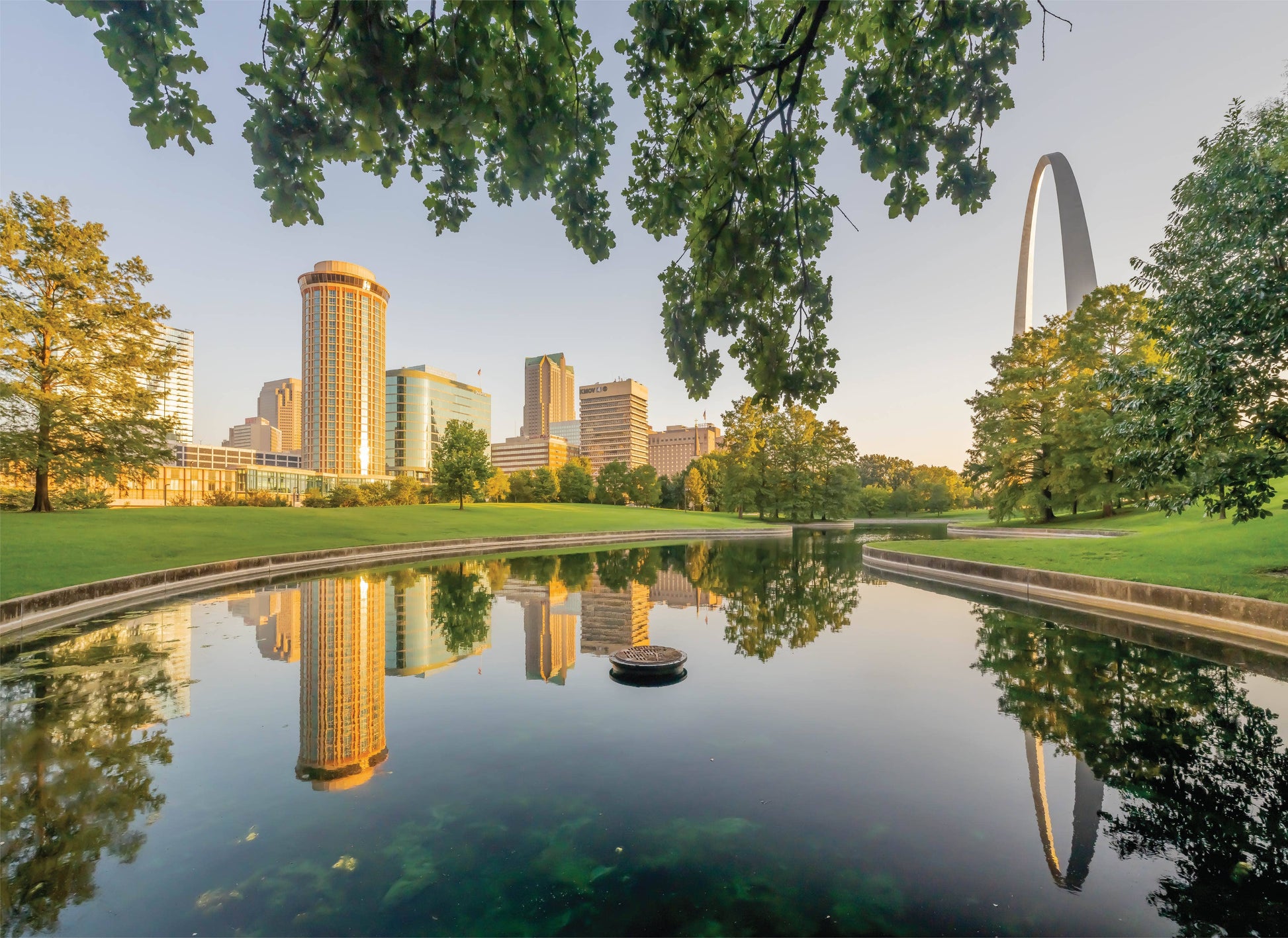 Gateway Arch - St. Louis - 1000 Piece Missouri Puzzle