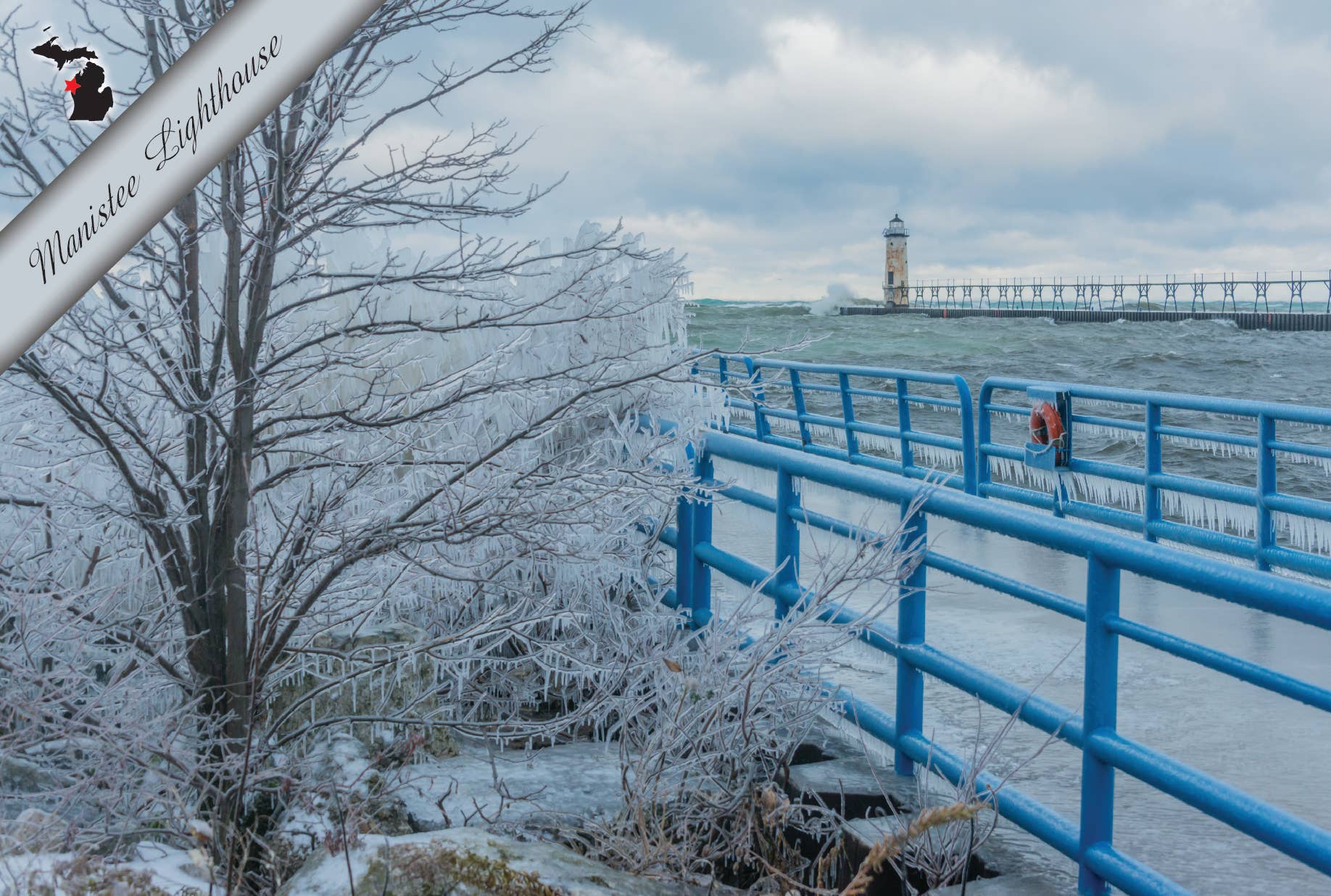 MANISTEE LIGHTHOUSE - ICY - Michigan Postcard