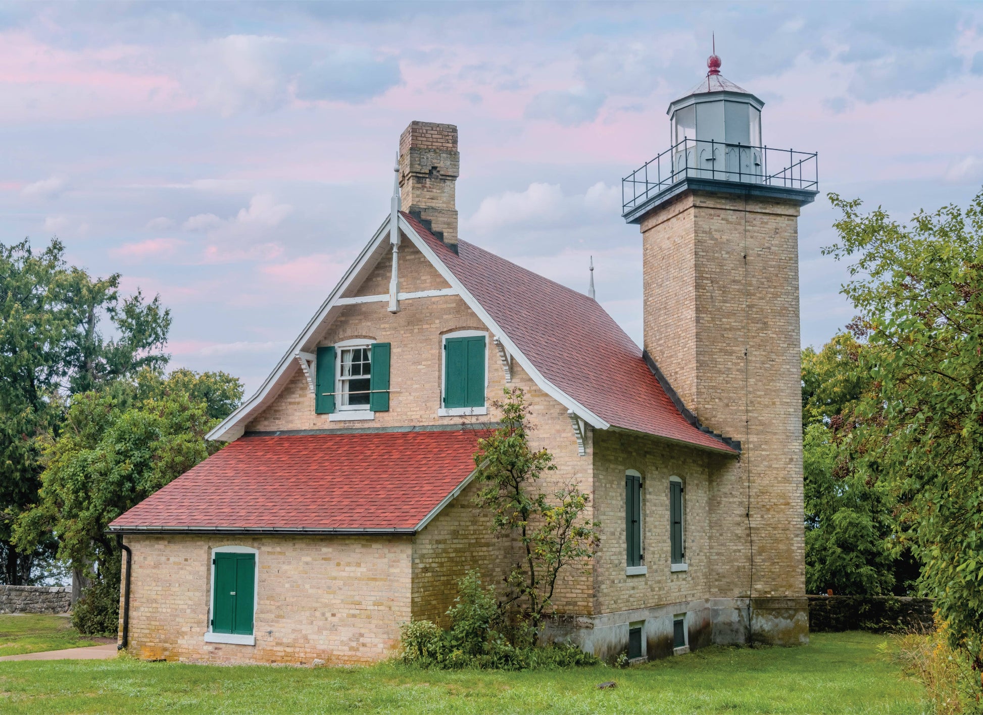 Eagle Bluff Lighthouse - 1000 Pc. Door Cnty Wisconsin Puzzle