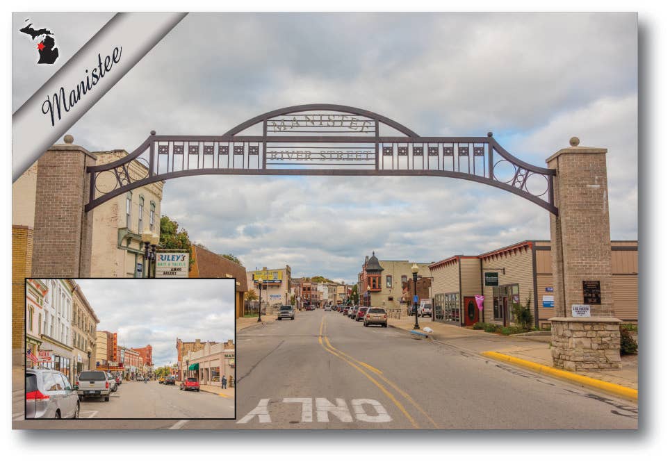 MANISTEE - DOWNTOWN - Michigan Postcard