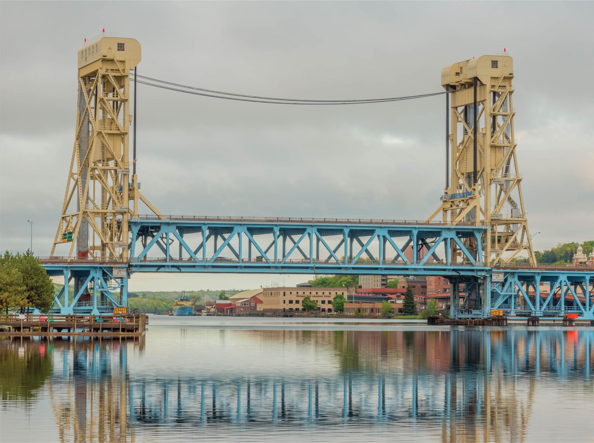 Portage Lake Lift Bridge - 1000 Piece Jigsaw Puzzle - MI Puzzles by Phil Stagg Photography